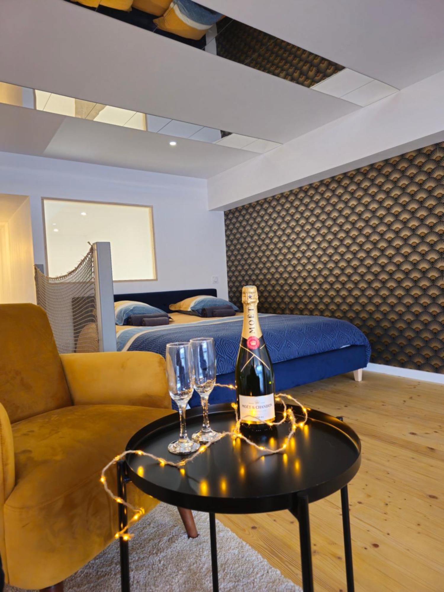 Loft De Luxe Le Chic, Grand Jacuzzi, Vue Port De Plaisance Apartment แซ็ง-วาเลรี-อ็อง-คู ภายนอก รูปภาพ